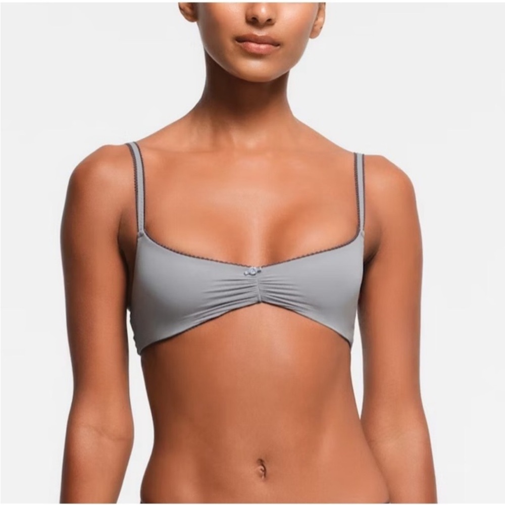 SKIMS Light Gray Stretch Bralette